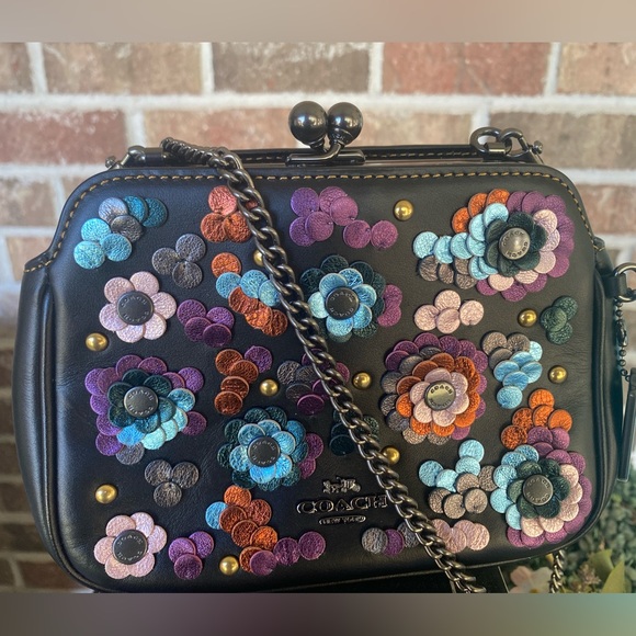 Coach Handbags - Coach Tea Rose Appliqué Kisslock Crossbody HTF